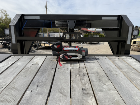 New 2025 MAXXD T8X GN 102X32 Equipment Trailer