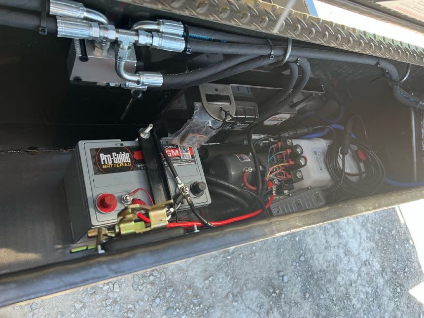 New 2025 MAXXD T8X GN 102X24 Equipment Trailer