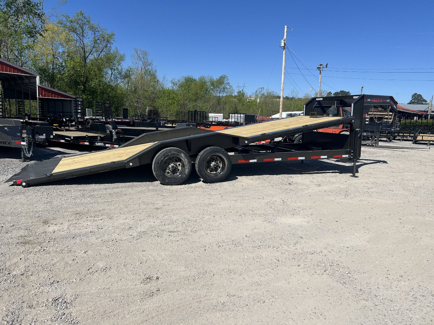 New 2025 MAXXD T8X GN 102X24 Equipment Trailer