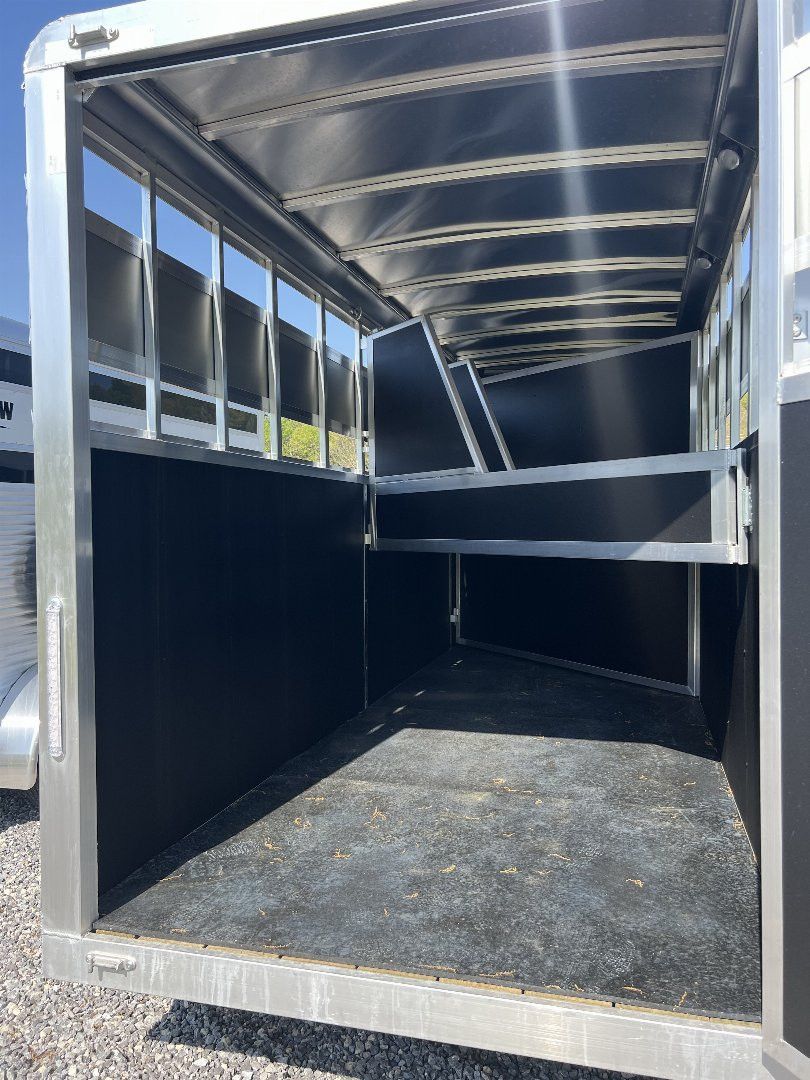 New 2025 Shadow 3 HORSE SLANT STABLELITE Stock / Stock Combo Trailer