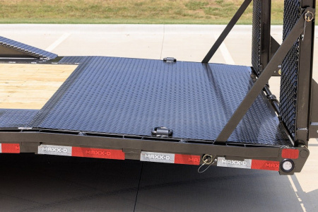 New 2026 MAXX-D 102x24 H9X 22K Equipment Hauler / 22,000 GVWR / 10K Super Single Torsion Axles / 5ft Dovetail / Maxxd Ramps / Drive Over Fenders