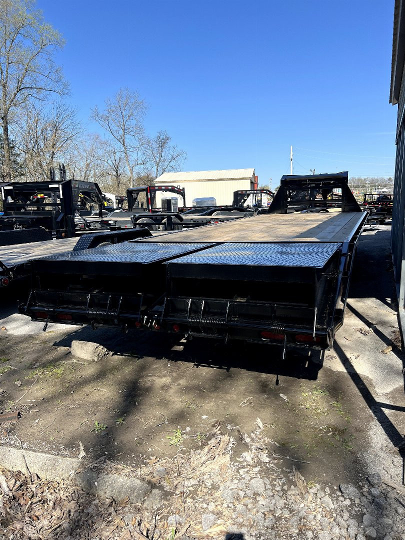 New 2025 P & T Trailers 14k 20+5 GOOSENECK MEGA Equipment Trailer