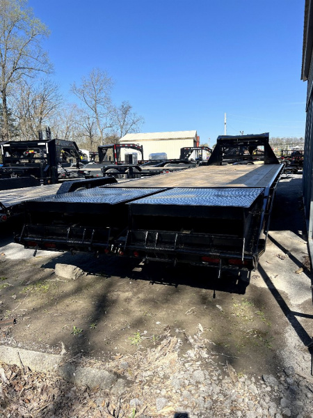 New 2025 P & T Trailers 14k 20+5 GOOSENECK MEGA Equipment Trailer