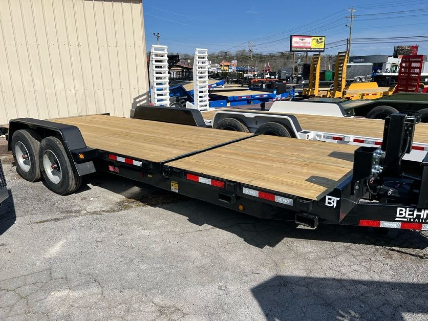 New 2025 Behnke TBCT 22' 20K TILT ,HYD JACK Equipment Trailer