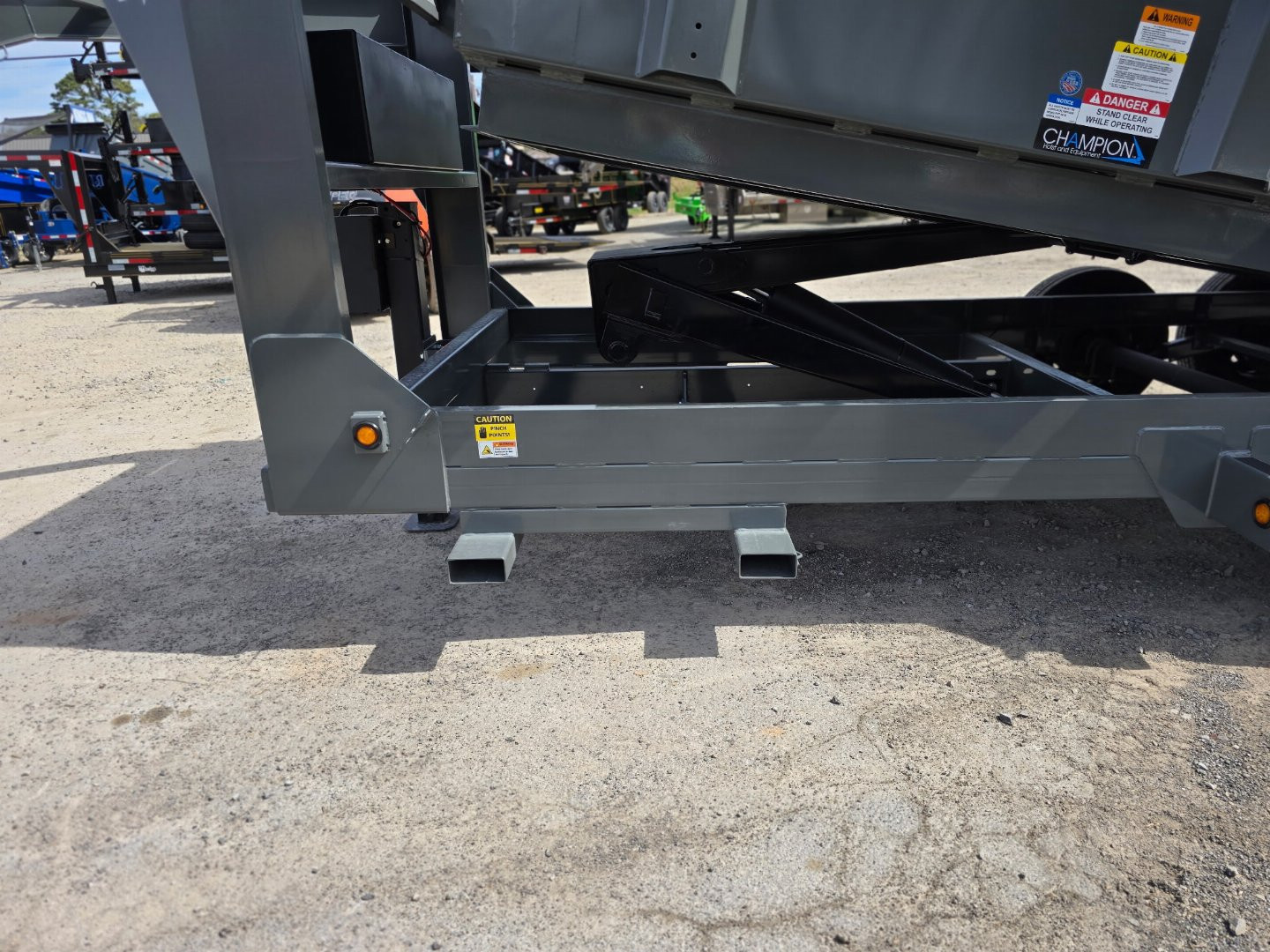 New 2025 Behnke LPD 83X16 16K GN HYD JACK Dump Trailer