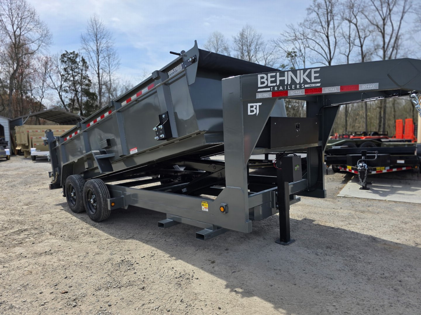 New 2025 Behnke LPD 83X16 16K GN HYD JACK Dump Trailer