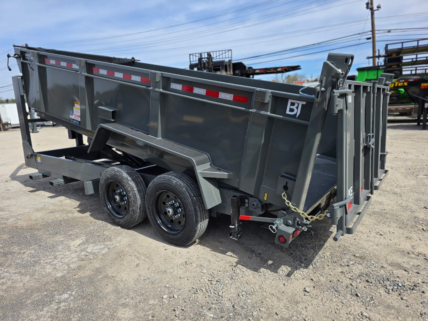 New 2025 Behnke LPD 83X16 16K GN HYD JACK Dump Trailer