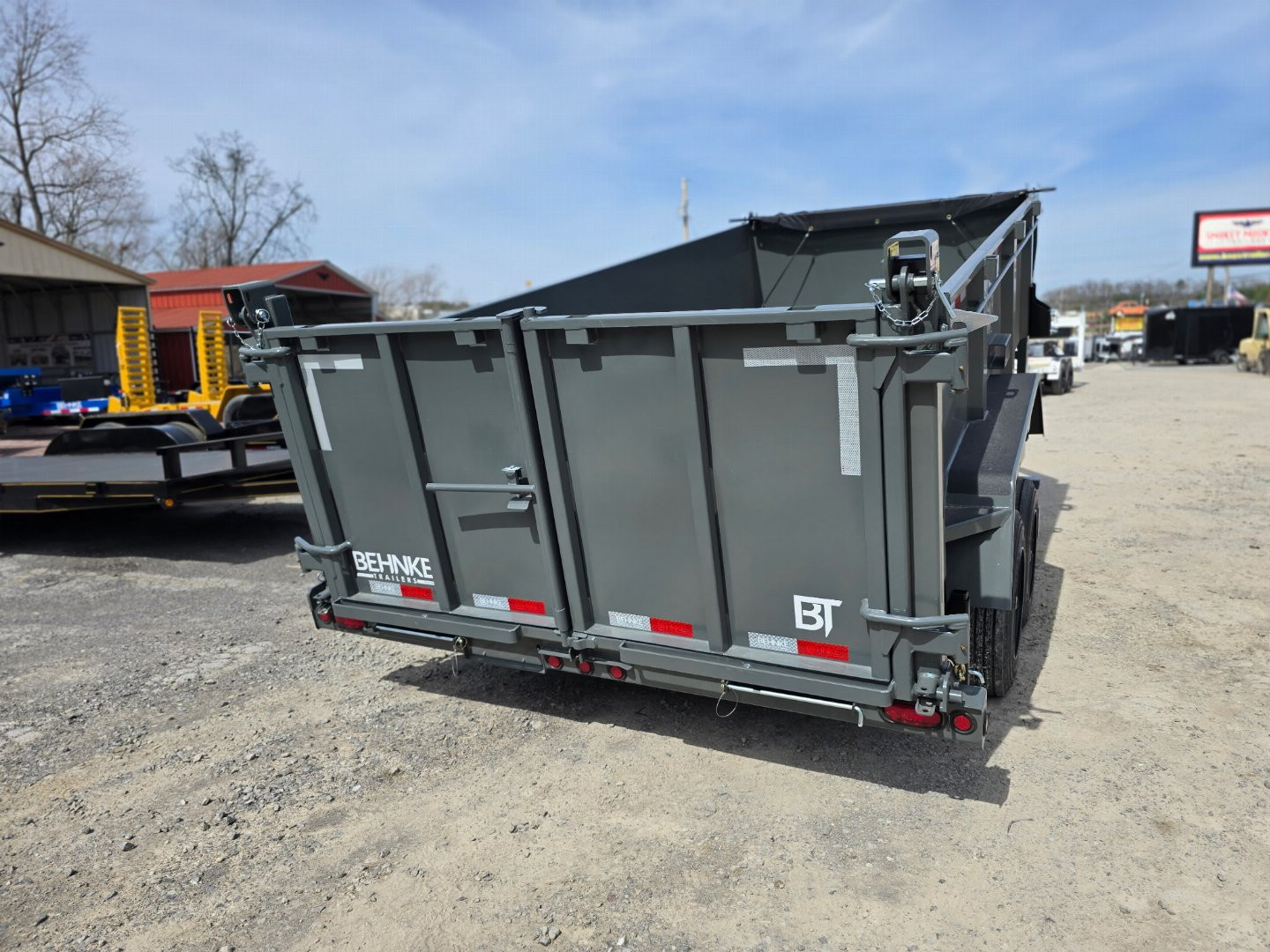 New 2025 Behnke LPD 83X16 16K GN HYD JACK Dump Trailer