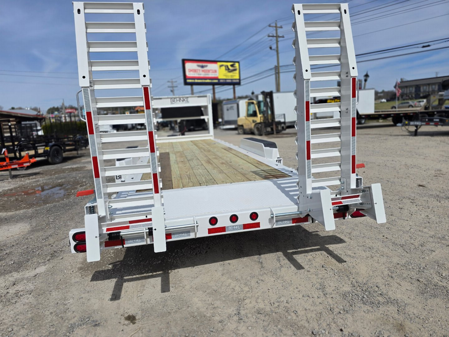New 2025 Behnke CBCT 24' 24K GN,RAMP,HYD JACK Equipment Trailer