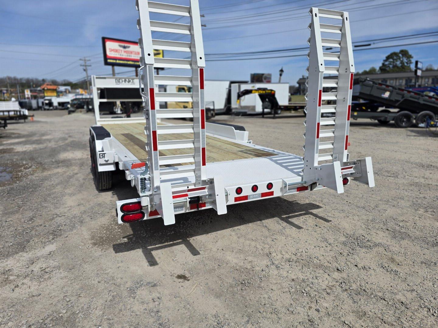 New 2025 Behnke CBCT 24' 24K GN,RAMP,HYD JACK Equipment Trailer