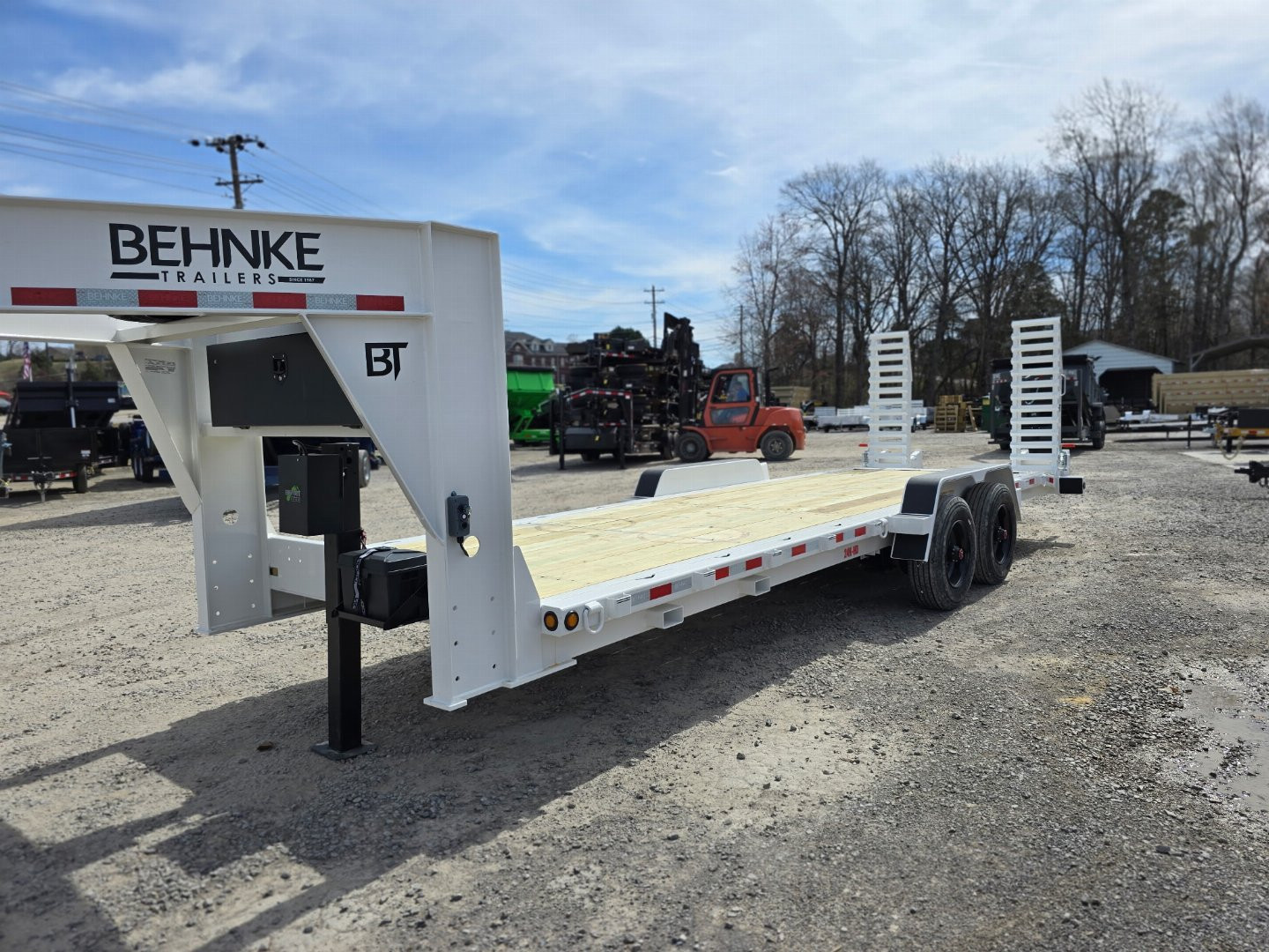 New 2025 Behnke CBCT 24' 24K GN,RAMP,HYD JACK Equipment Trailer