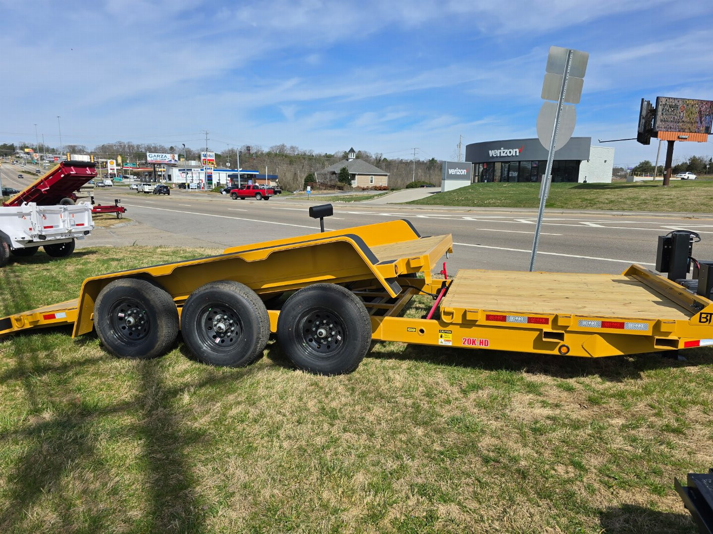 New 2025 Behnke TBCT 22' 3AXLE TILT Equipment Trailer