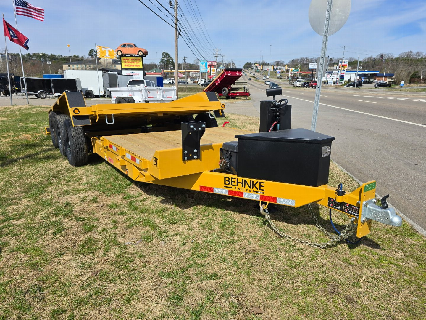 New 2025 Behnke TBCT 22' 3AXLE TILT Equipment Trailer