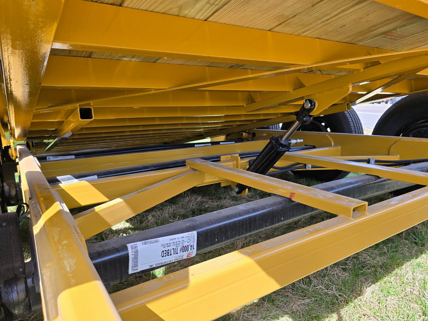 New 2025 Behnke TBCT 22' 3AXLE TILT Equipment Trailer