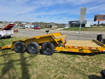 New 2025 Behnke TBCT 22' 3AXLE TILT Equipment Trailer