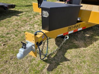 New 2025 Behnke TBCT 22' 3AXLE TILT Equipment Trailer