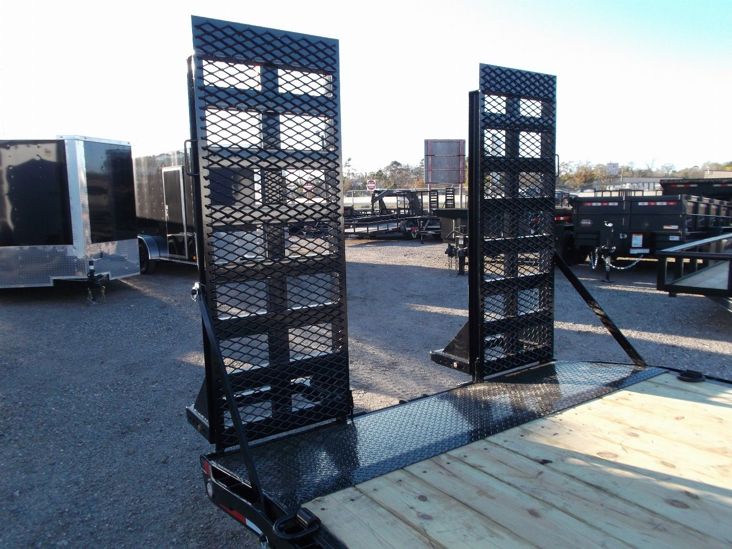 New 2025 MAXXD 102x20 H5X 10K Car Hauler / Racing Trailer / Flatbed / Equipment Hauler / Drive Over Fenders / 5200# Axles / Powder Coated / LEDs / 5ft Stand Up Equipment Ramps