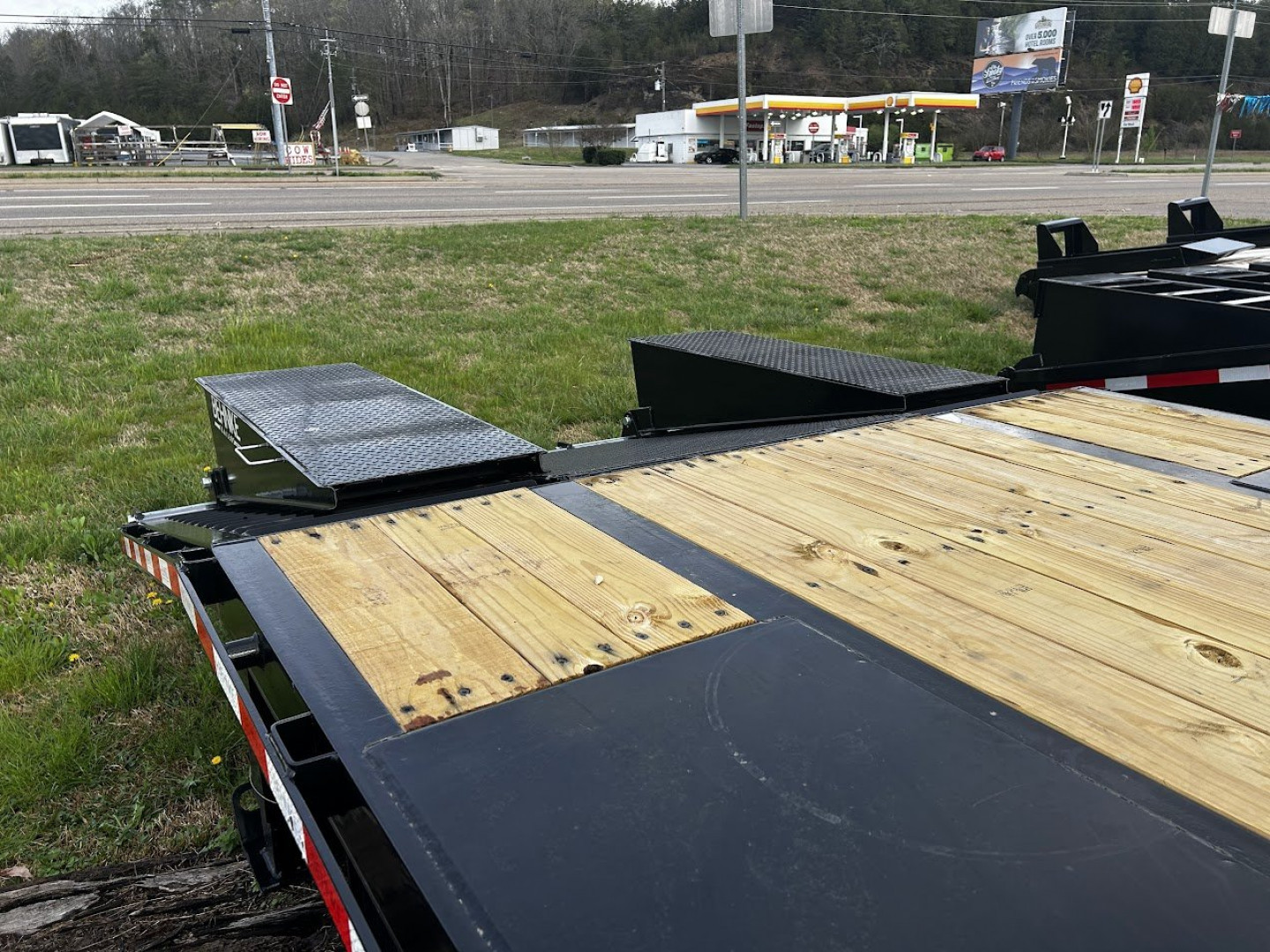 New 2025 Behnke FB 30' 20K GN DUAL TAND. RAMPS Equipment Trailer