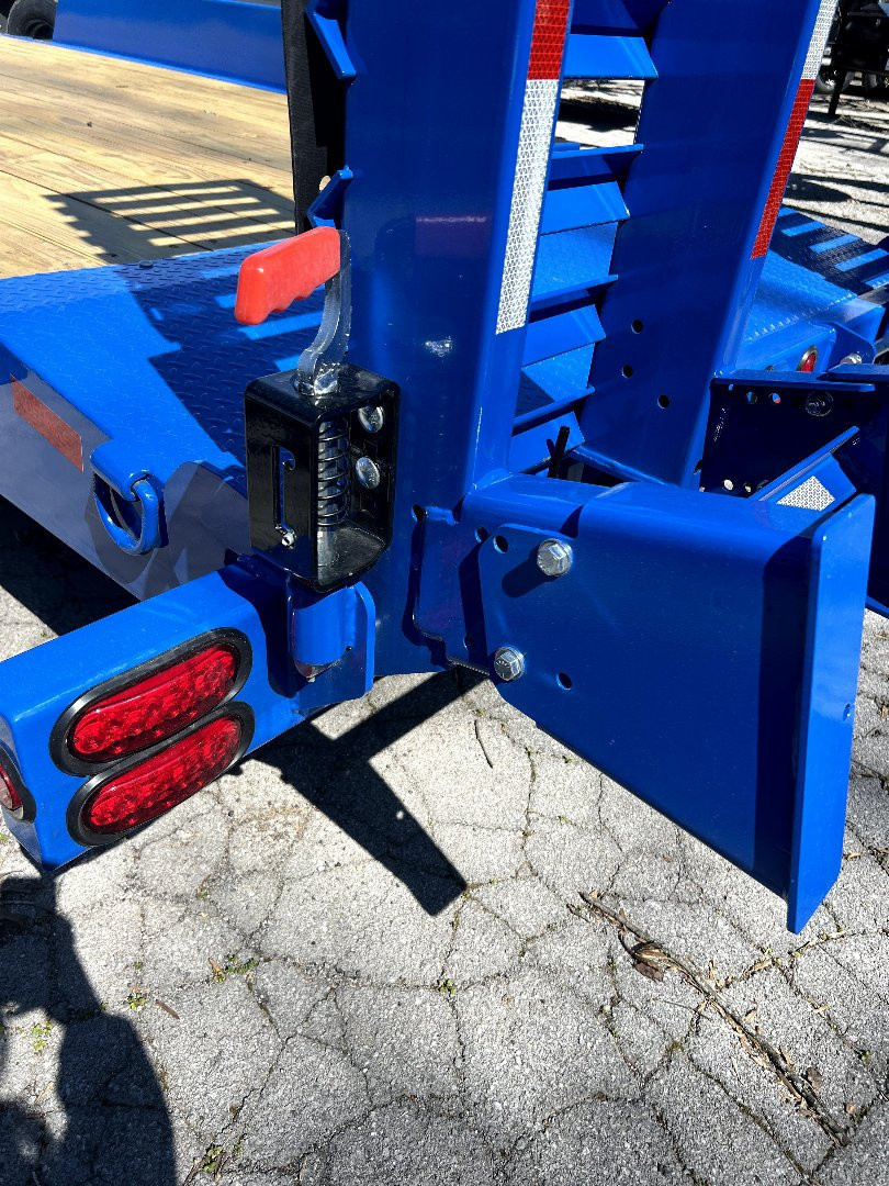 New 2025 Behnke CBCT 22' 20K RAMP Equipment Trailer