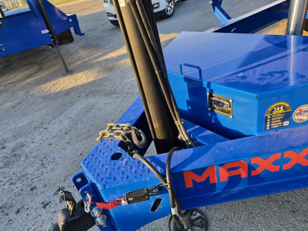 New 2025 MAXXD DTX 83X16 EX-WIDE Dump Trailer