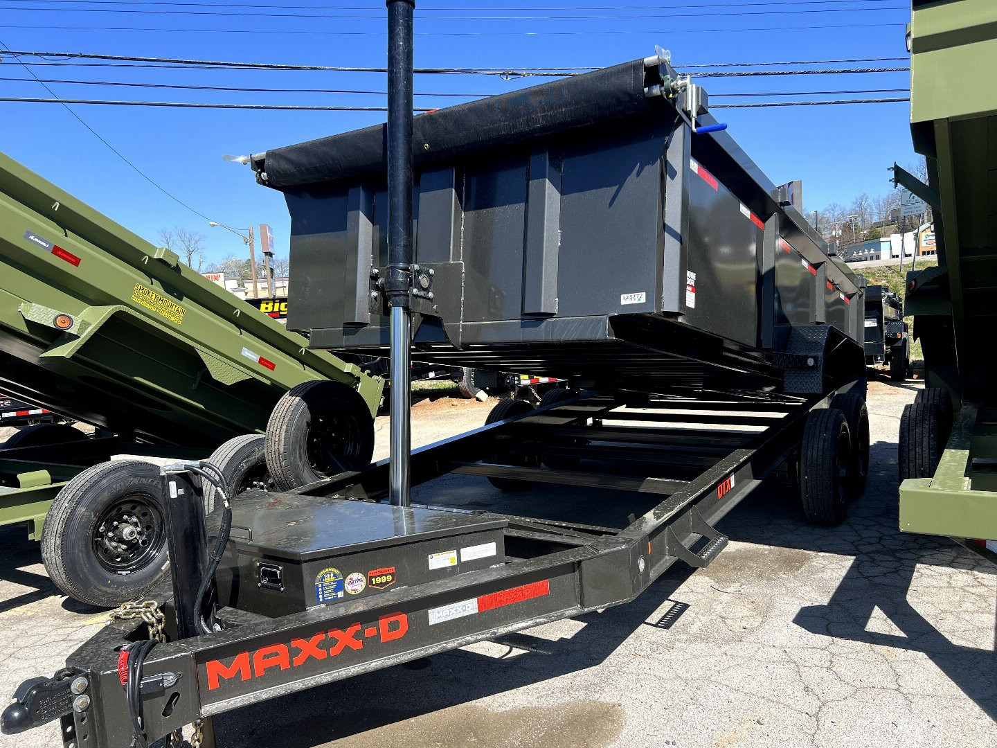 New 2025 MAXXD DTX 83X16 16K Dump Trailer