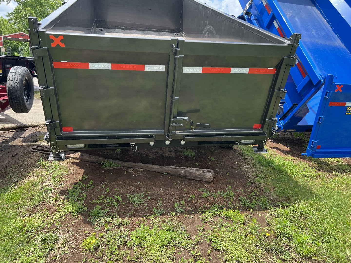 New 2025 MAXXD DTX 83X16 16K Dump Trailer