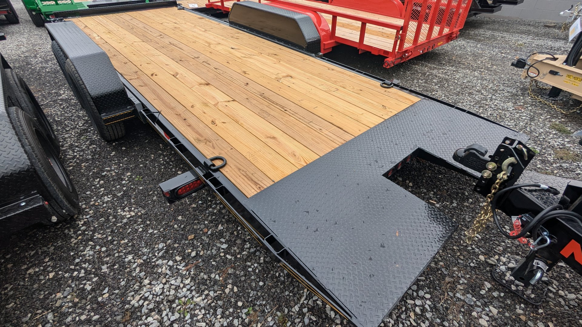 New 2025 P & T Trailers 82X20 7TON POWER TILT Equipment Trailer