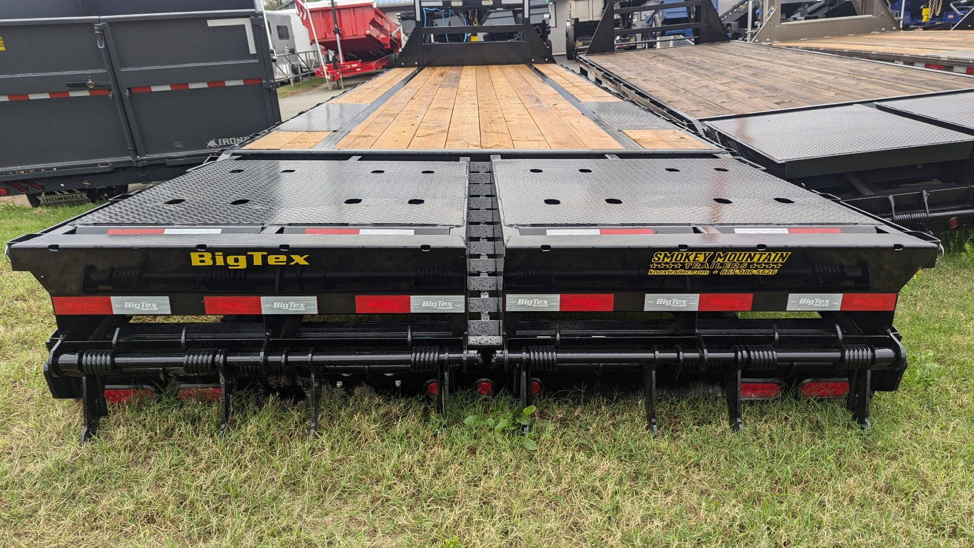 New 2025 Big Tex Trailers 16GN 25+5 MEGA Equipment Trailer