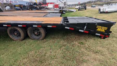New 2025 Big Tex Trailers 16GN 25+5 MEGA Equipment Trailer