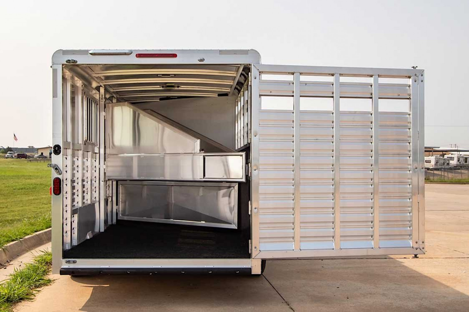 New 2025 Exiss Trailers EXPRESS LQ 2,3, OR 4 HORSE Stock / Stock Combo Trailer