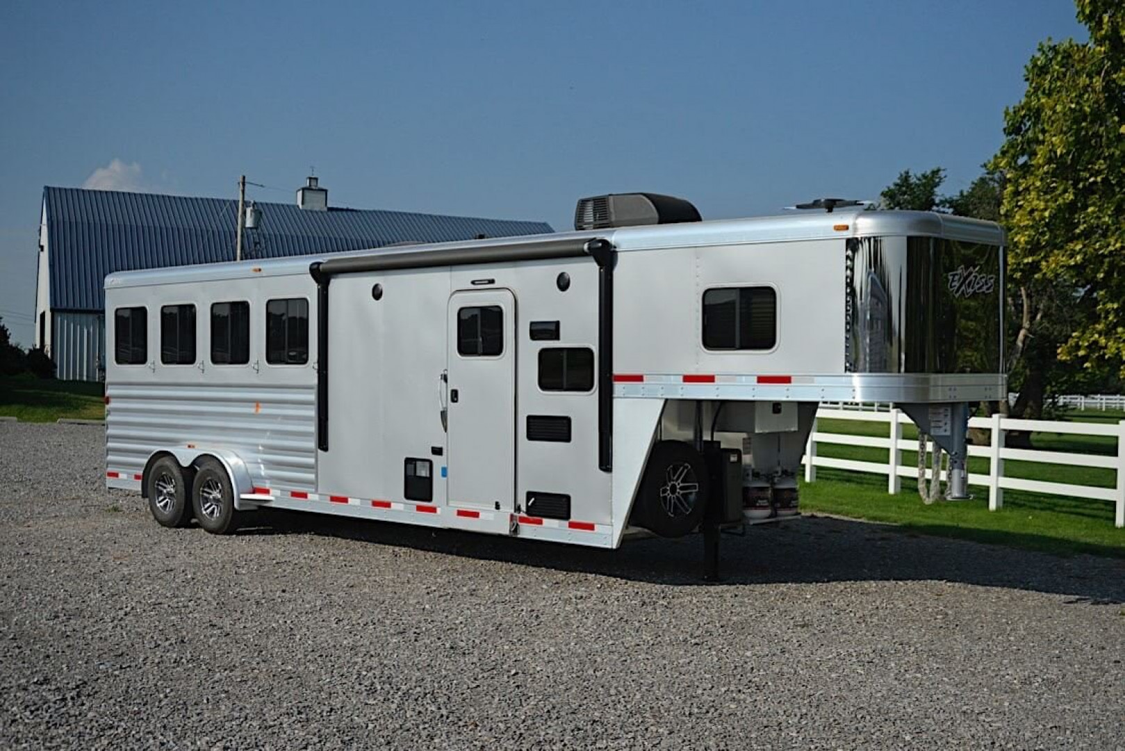 New 2025 Exiss Trailers 2,3,4 Horse w/ 10' short wall LQ Stock / Stock Combo Trailer