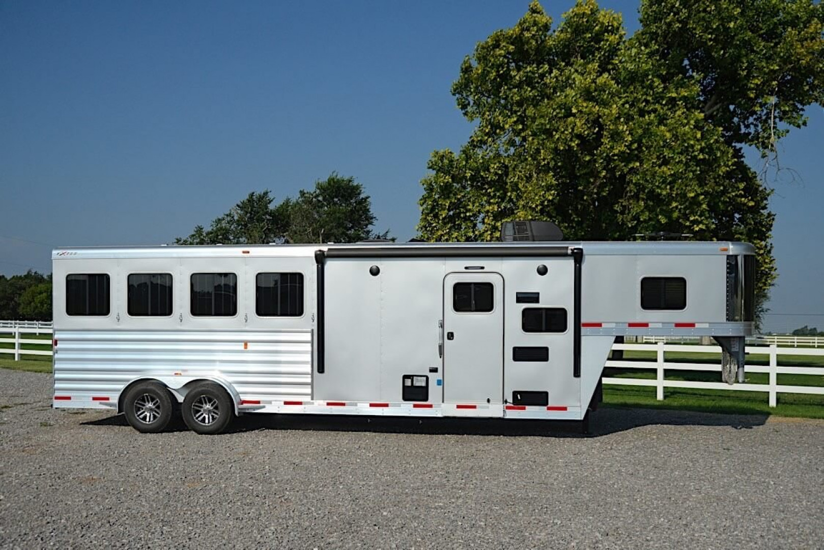 New 2025 Exiss Trailers 2,3,4 Horse w/ 10' short wall LQ Stock / Stock Combo Trailer