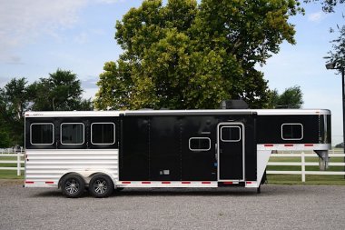 New 2025 Exiss Trailers ESCAPE 7308 2-4 HORSE LQ Stock / Stock Combo Trailer