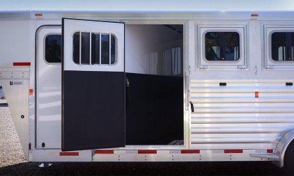 New 2025 Exiss Trailers 7400 4 HORSE GN Stock / Stock Combo Trailer