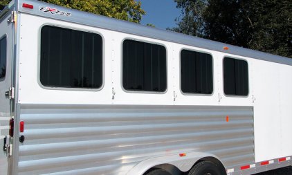 New 2025 Exiss Trailers 7400 4 HORSE GN Stock / Stock Combo Trailer