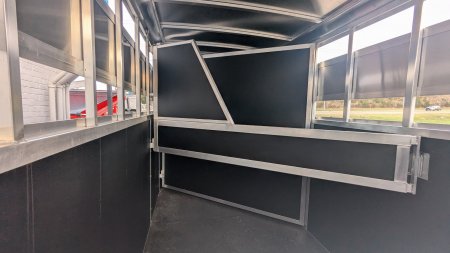 New 2024 Shadow STABLELITE 2 HORSE W/ SPARE Stock / Stock Combo Trailer