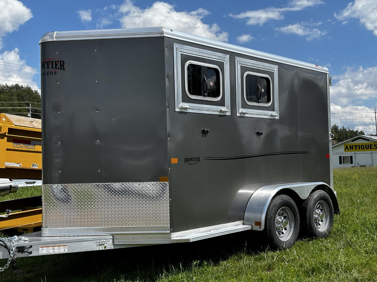 New 2024 Frontier Trailers 2 horse slant Stock / Stock Combo Trailer