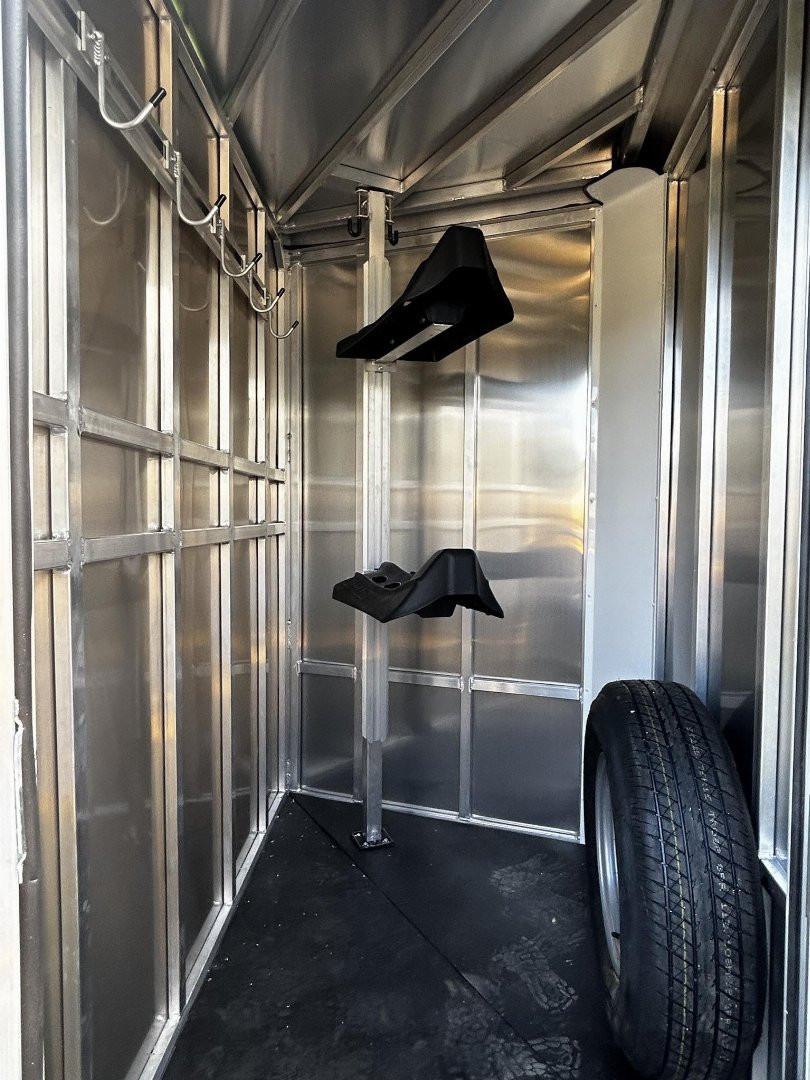 New 2024 Frontier Trailers 2 horse slant Stock / Stock Combo Trailer