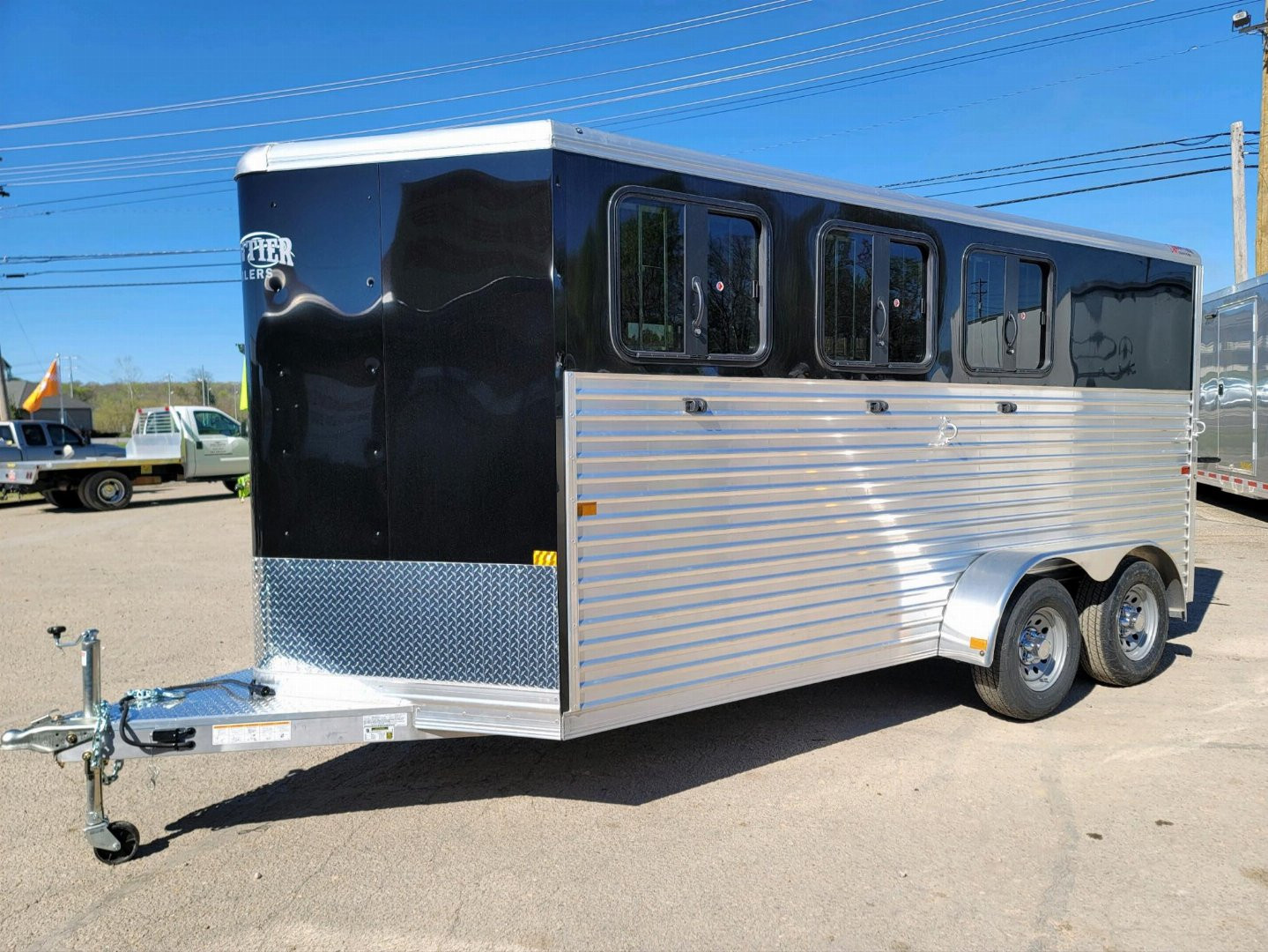 New 2024 Frontier Trailers 3 horse slant load Stock / Stock Combo Trailer