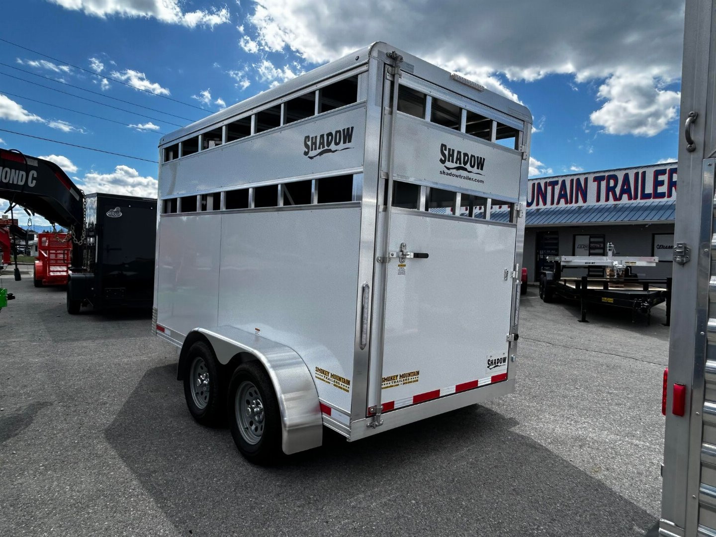 New 2024 Shadow 2 horse slant Stock / Stock Combo Trailer