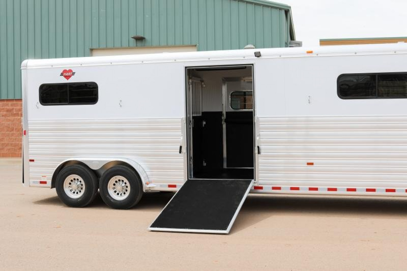 New 2024 Hart Trailers Head to Head 4 Horse Stock / Stock Combo Trailer