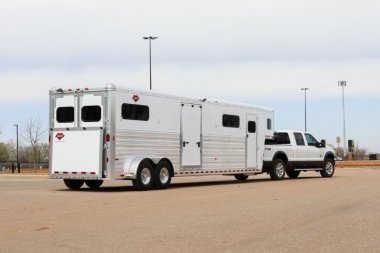 New 2024 Hart Trailers Head to Head 4 Horse Stock / Stock Combo Trailer