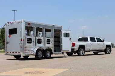 New 2024 Hart Trailers SOLUTIONS 3 Horse Stock / Stock Combo Trailer