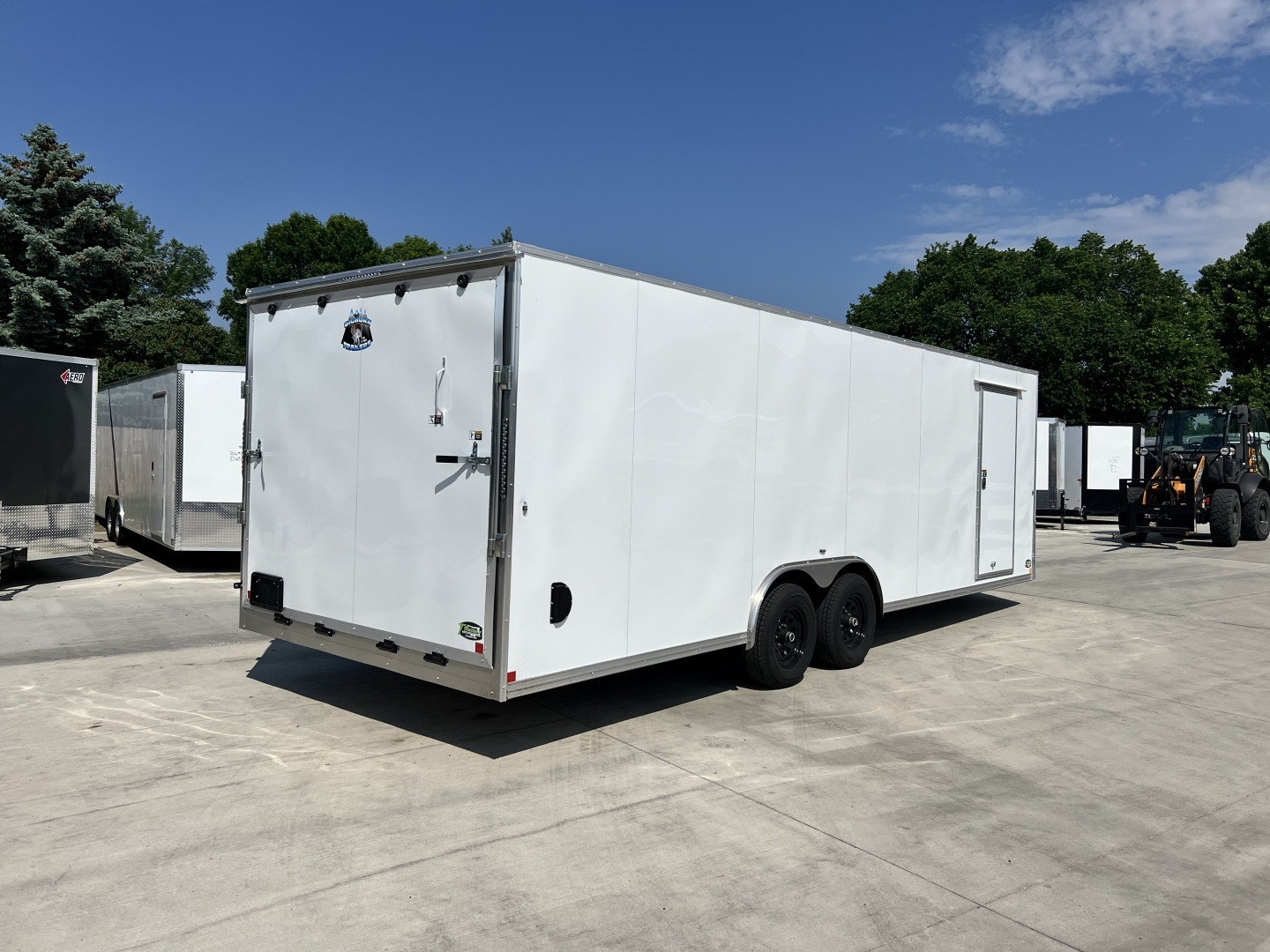 New 2026 Bighorn R&M 8.5x24 + 2’V Nose Rear Ramp Enclosed Cargo Trailer Car Hauler