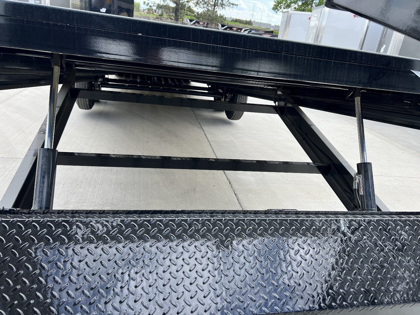 New 2025 H&H Gooseneck SPEEDLOADER 30' POWER TILT 14K, winch plate