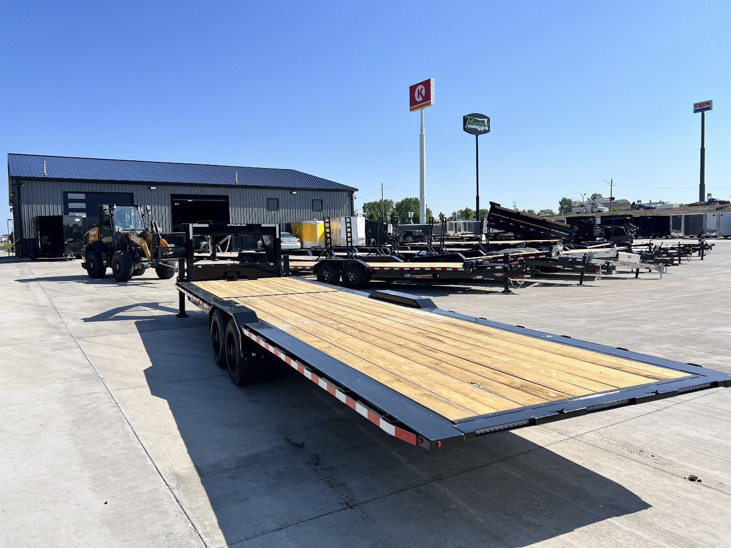 New 2025 H&H HEAVY DUTY Gooseneck 102” Wide SPEEDLOADER 30' POWER TILT 16K POWER Jacks, key fob Remote, winch plate, solar charger, Drive Over Fenders, Upgraded Frame