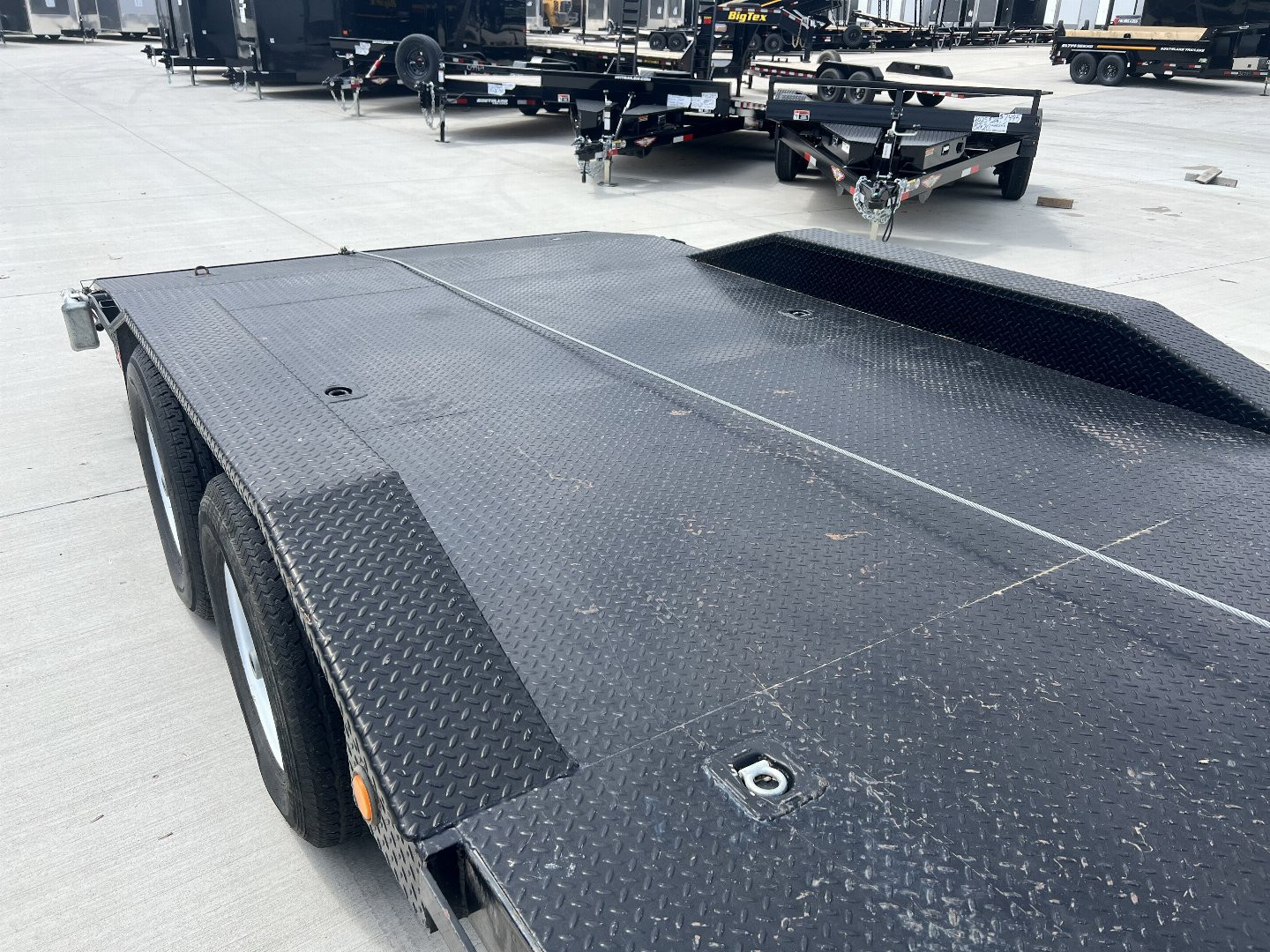 Used 2017 PJ 22’ flatbedTrailer 2-5200 lb axles=10K, dovetail, STEEL ...