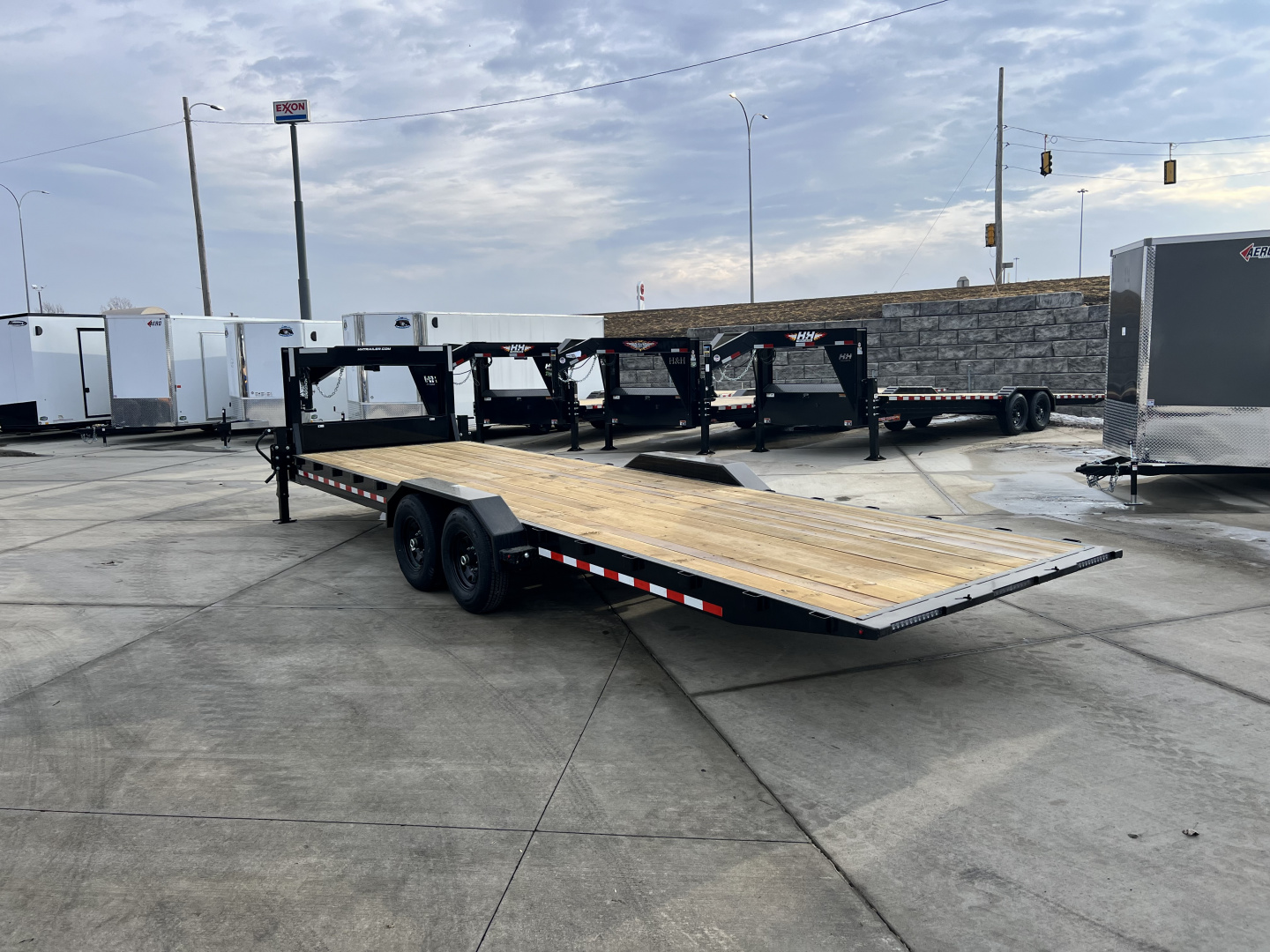 New 2026 H&H Gooseneck SPEEDLOADER 26' POWER TILT 14K, winch plate drive over fender