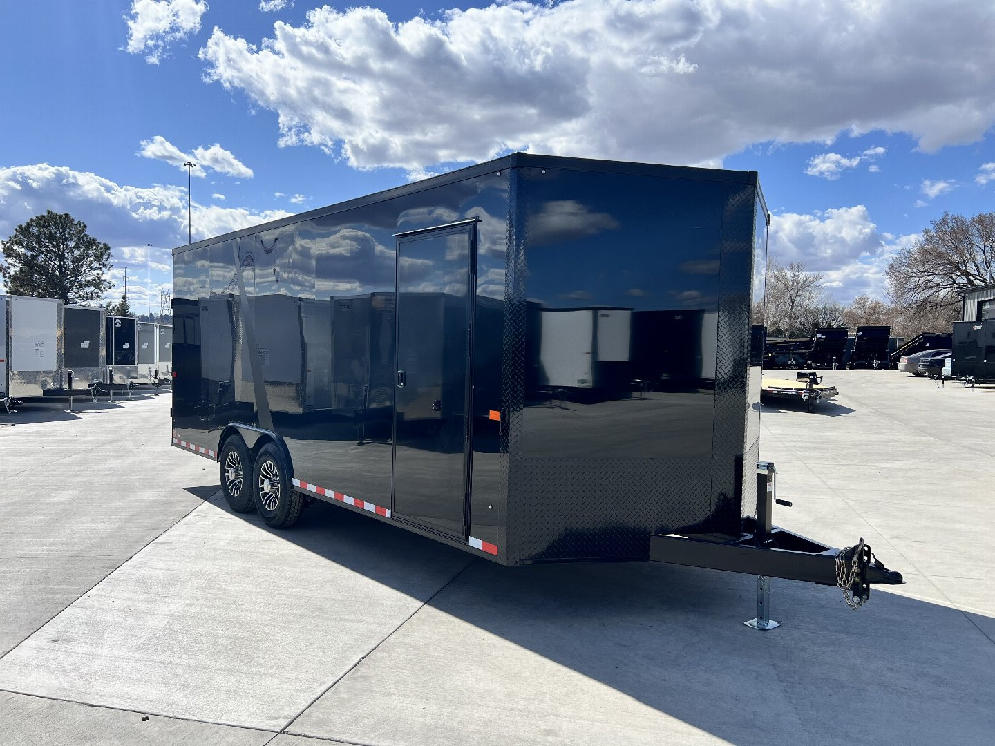 New NEW 2025 AERO 8.5x20 +2’V, 2-7000lb axles= 14K 7’ TALL, 3/8 WOOD Interior, BLACKOUT  EDITION- QUALITY Aluminum Wheels Enclosed Car Hauler Trailer