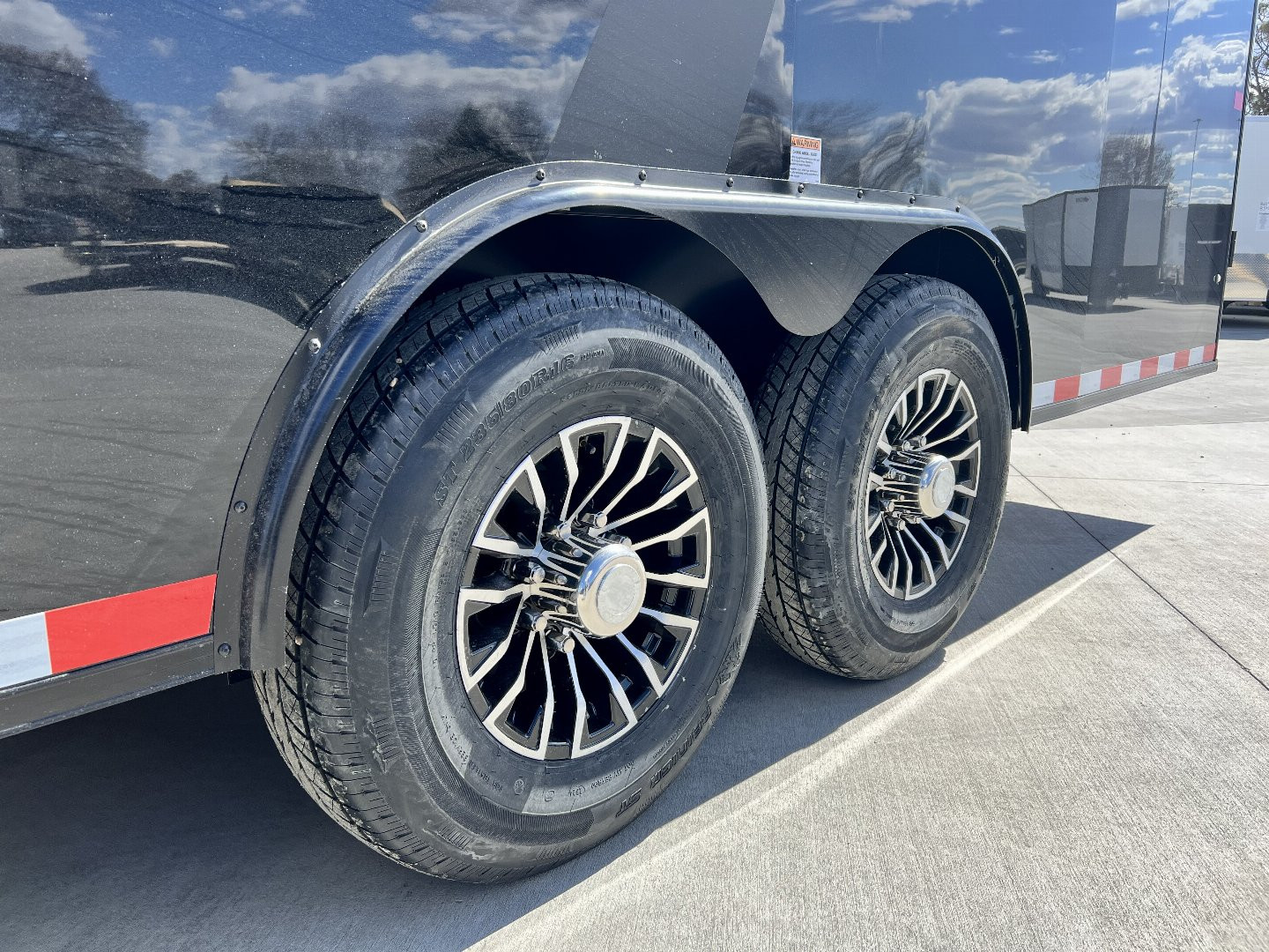 New NEW 2025 AERO 8.5x20 +2’V, 2-7000lb axles= 14K 7’ TALL, 3/8 WOOD Interior, BLACKOUT  EDITION- QUALITY Aluminum Wheels Enclosed Car Hauler Trailer